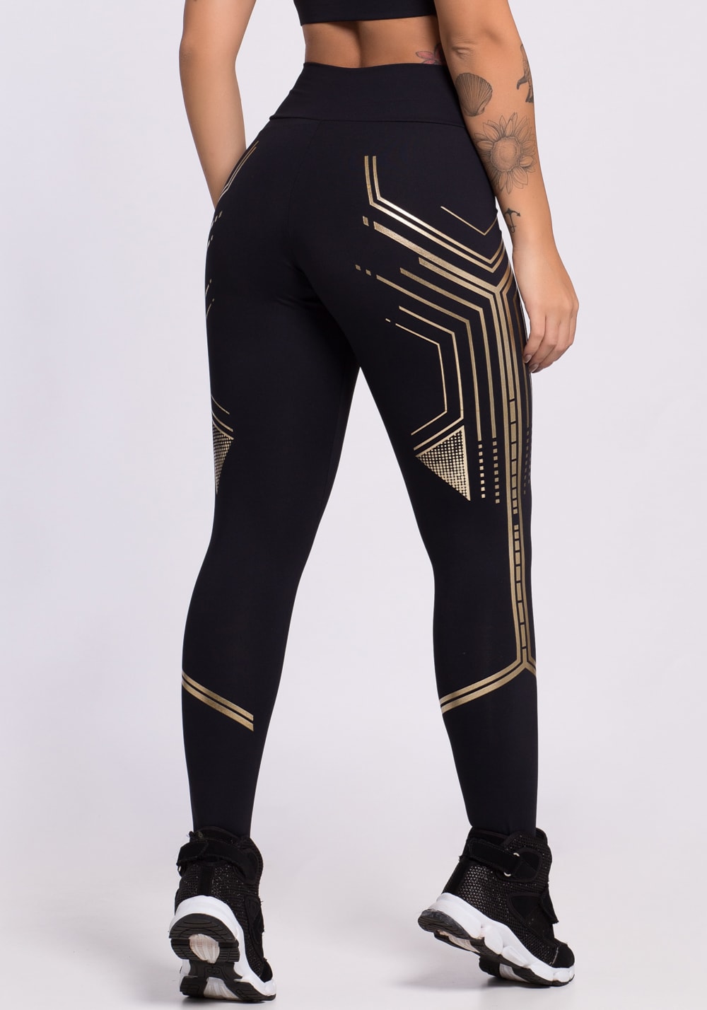 Calça legging preta com silk dourado