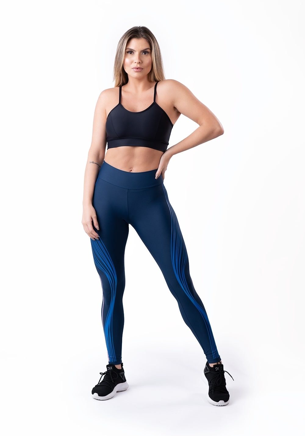Calça legging azul com silk rosê