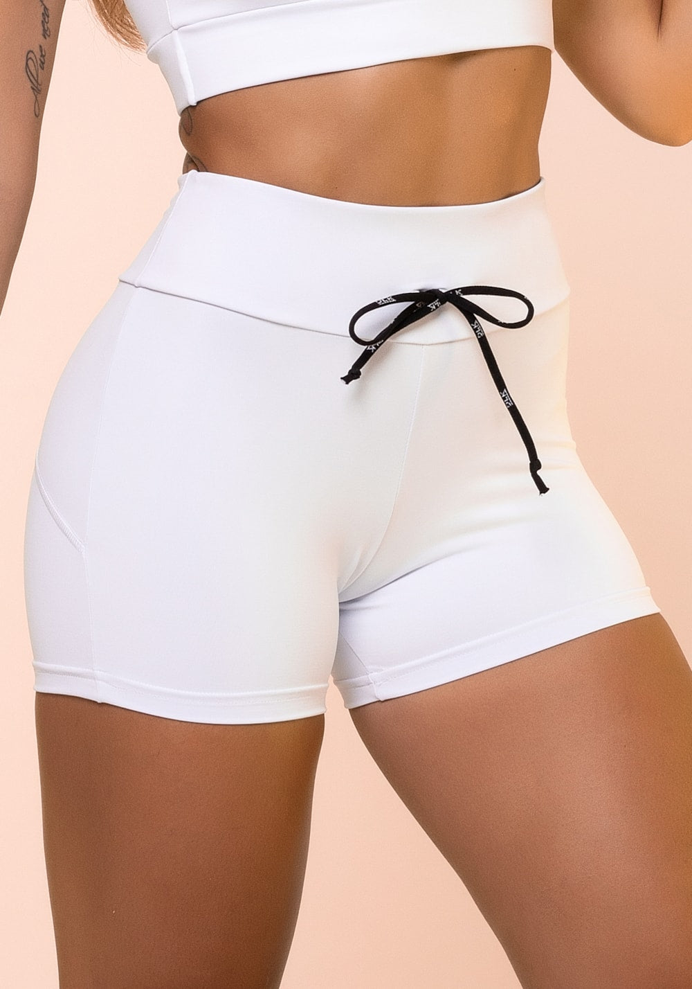 Short fitness branco com cadarço básico