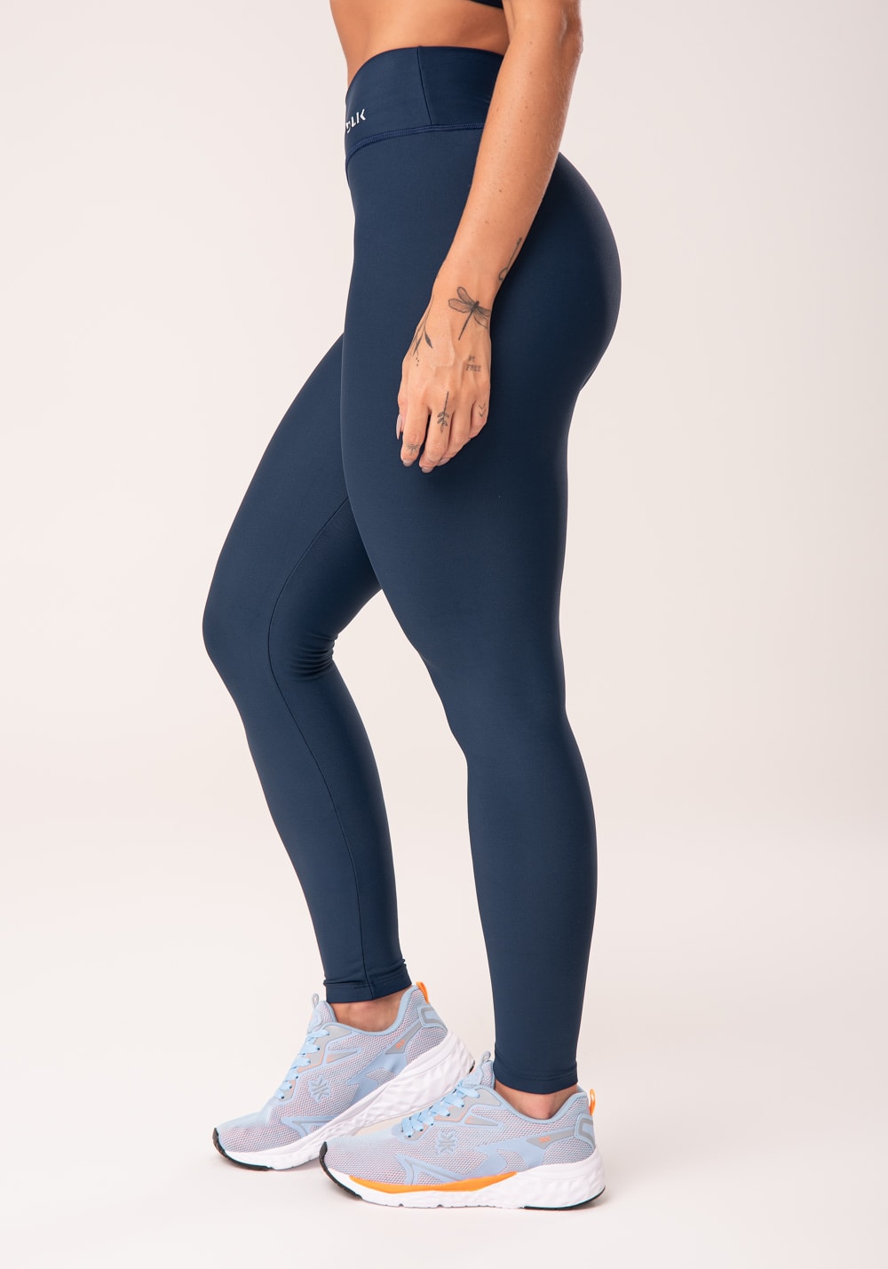 Calça legging azul marinho básica