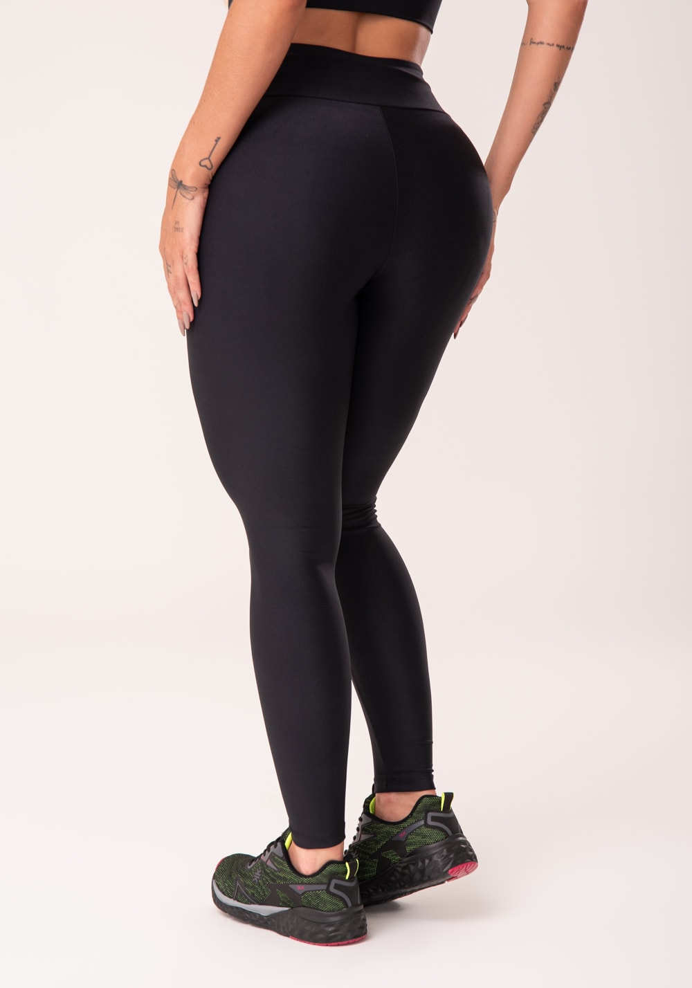 Calça legging preta com cadarço básica