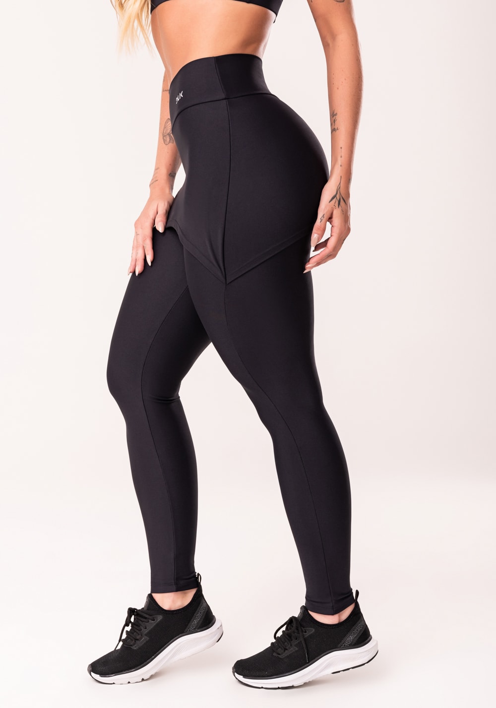 Calça legging preta com tapa bumbum básica