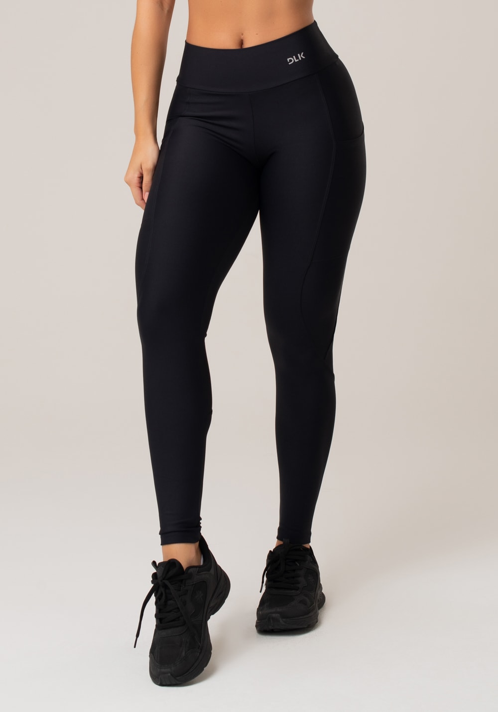 Calça legging preta com bolso básica
