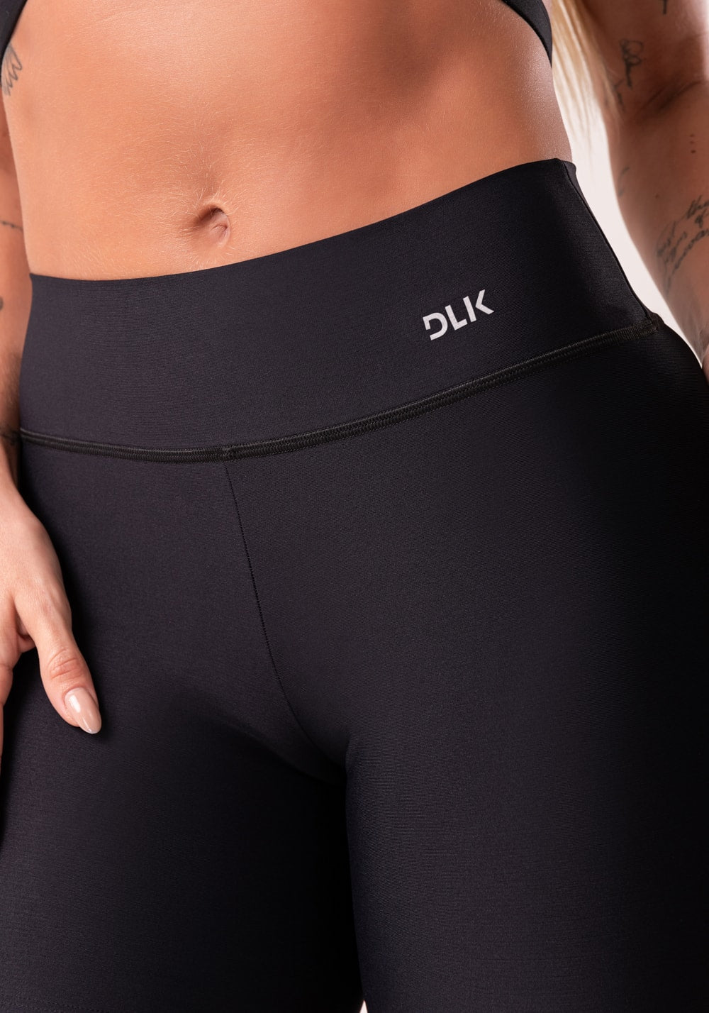 Short preto básico