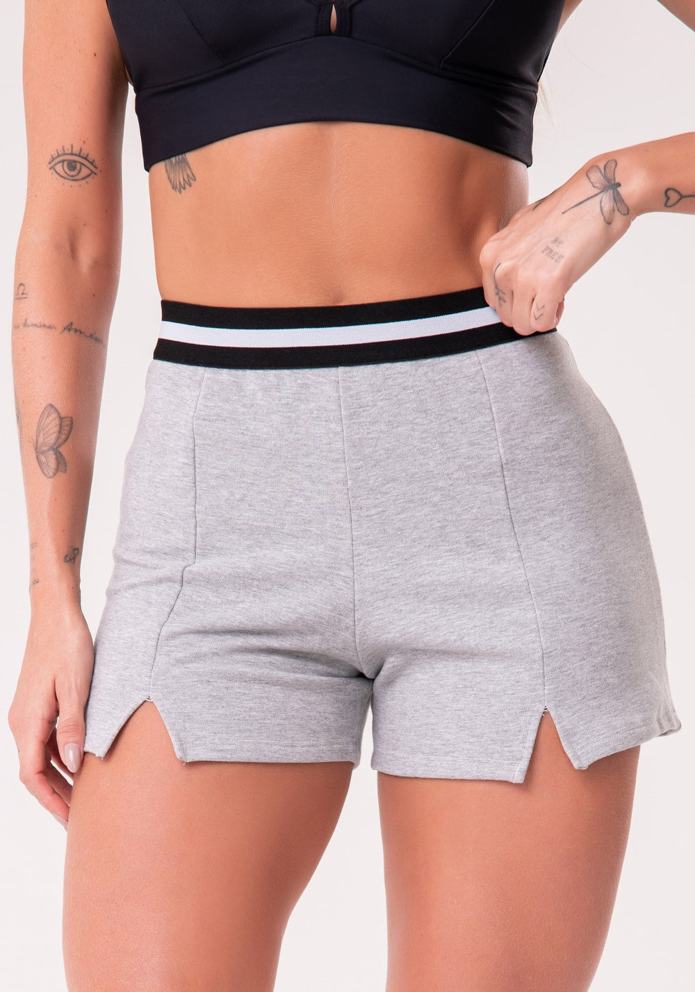 Short moletom mescla com recortes e elástico