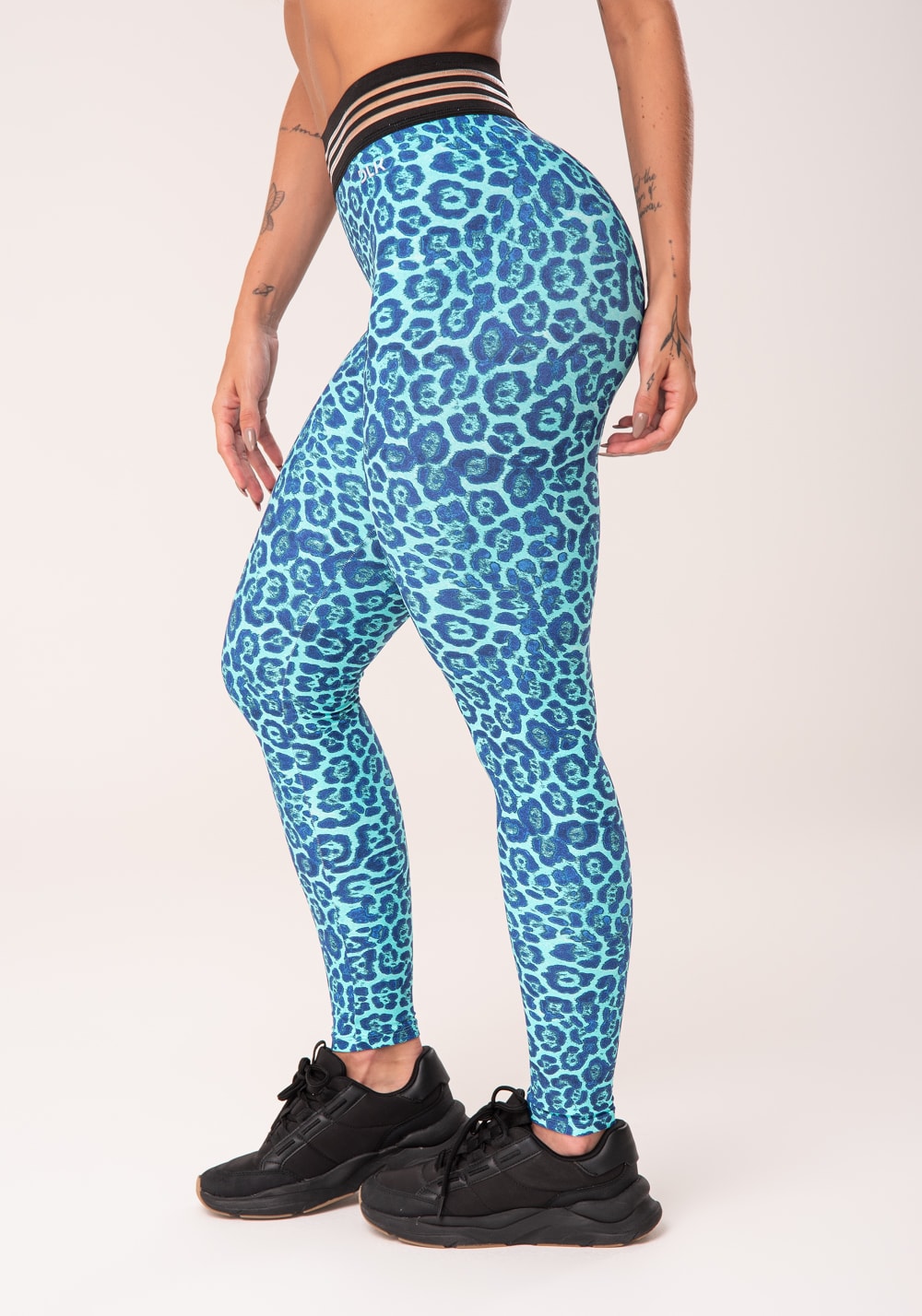 Calça legging wild com elástico estampada onça azul