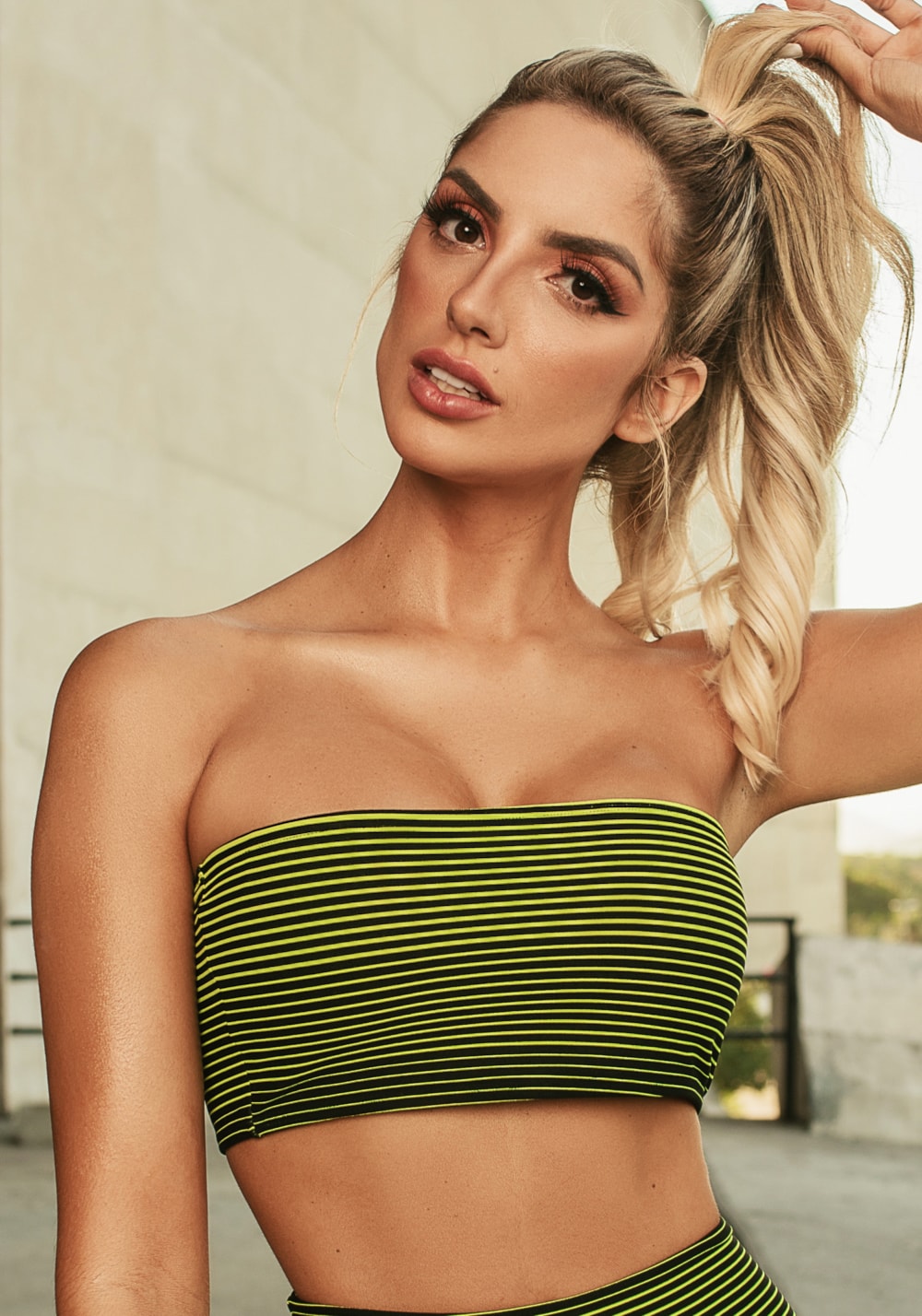 Top faixa com bojo removível jacquard listrado verde neon