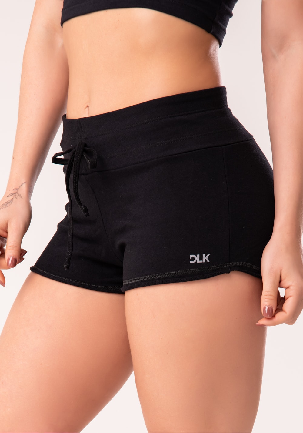 Short moletom preto com cadarço
