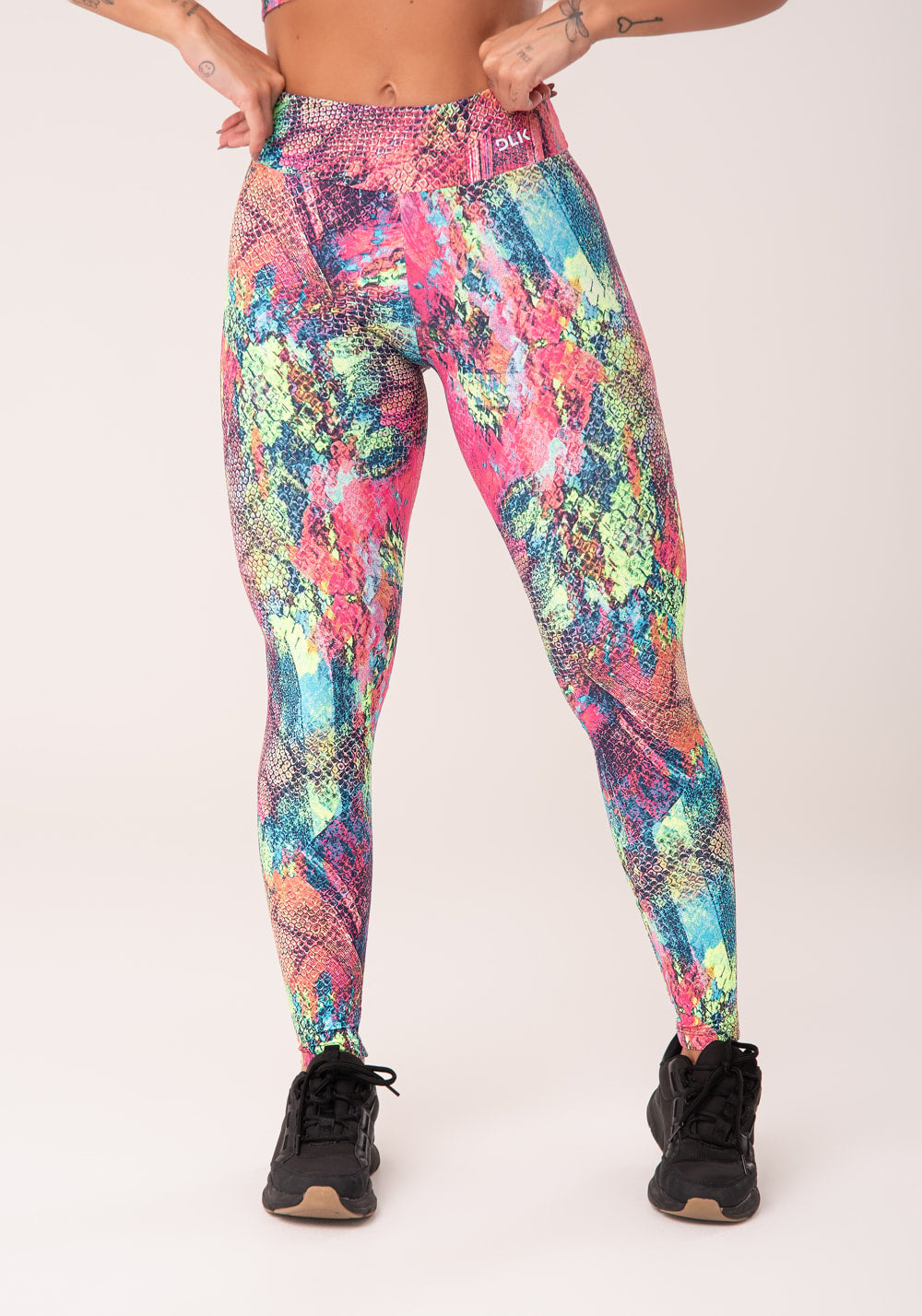 Calça legging wild estampada lagarto colorido