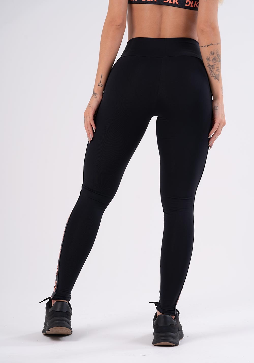 Calça legging energy poliamida preta com elástico detalhe laranja