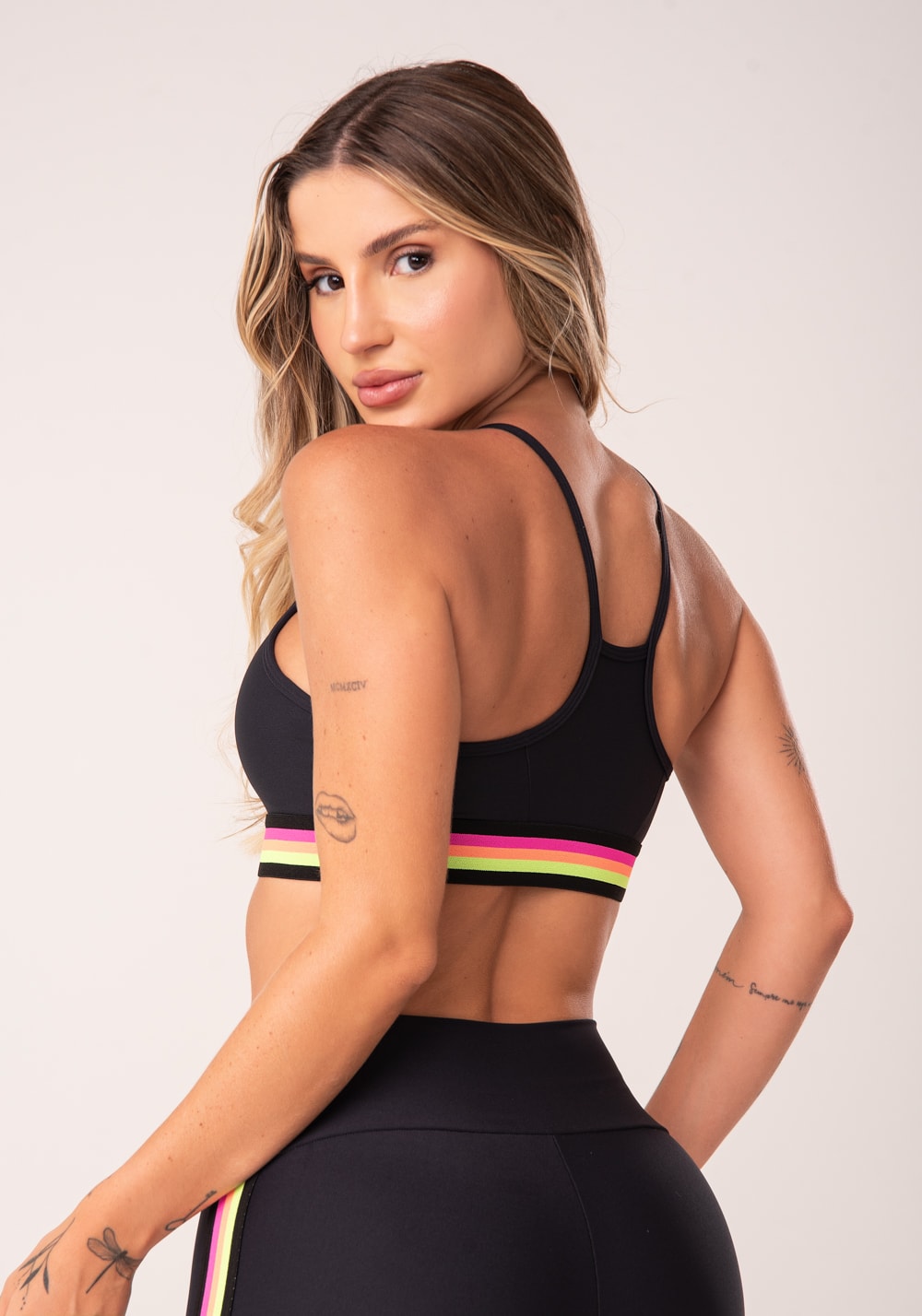 Top fitness energy poliamida preto com elástico colorido
