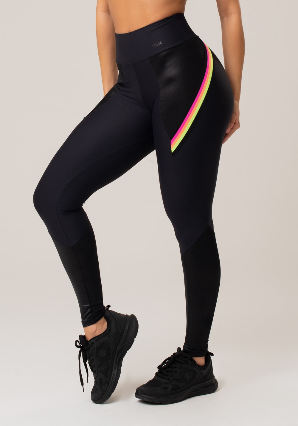 Calça legging energy com recortes cirrê preta e elástico colorido