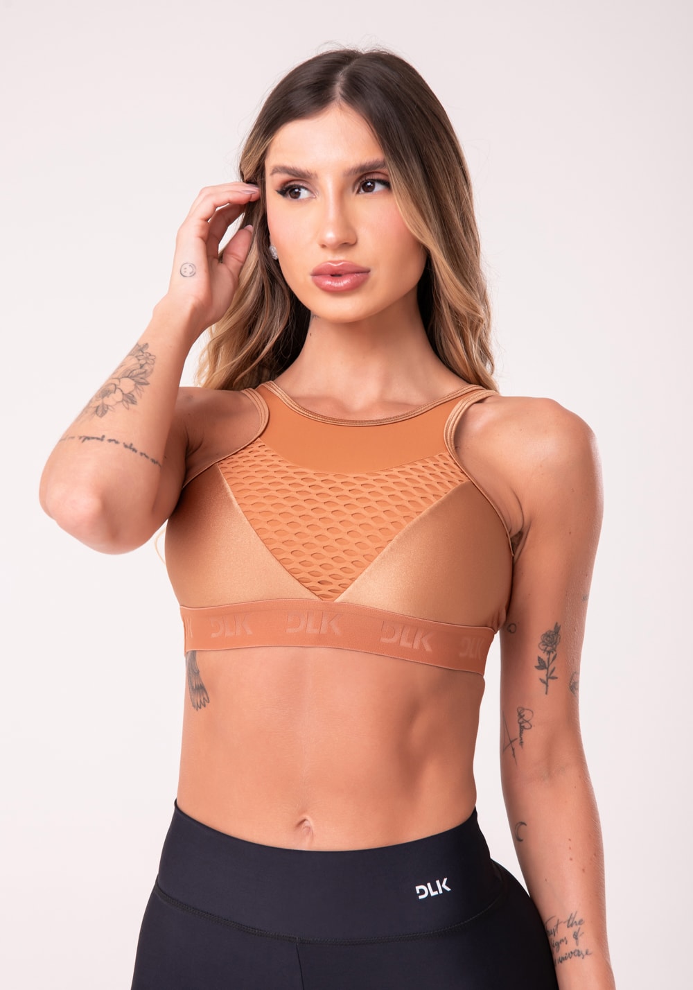 Top fitness energy com decote em tela amêndoa