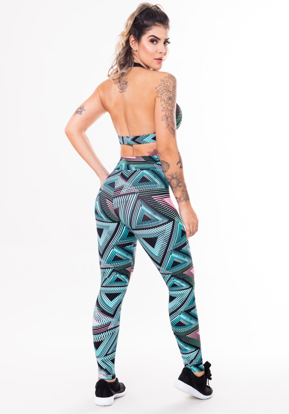 Conjunto fitness match poliamida estampado triângulos (top+calça)