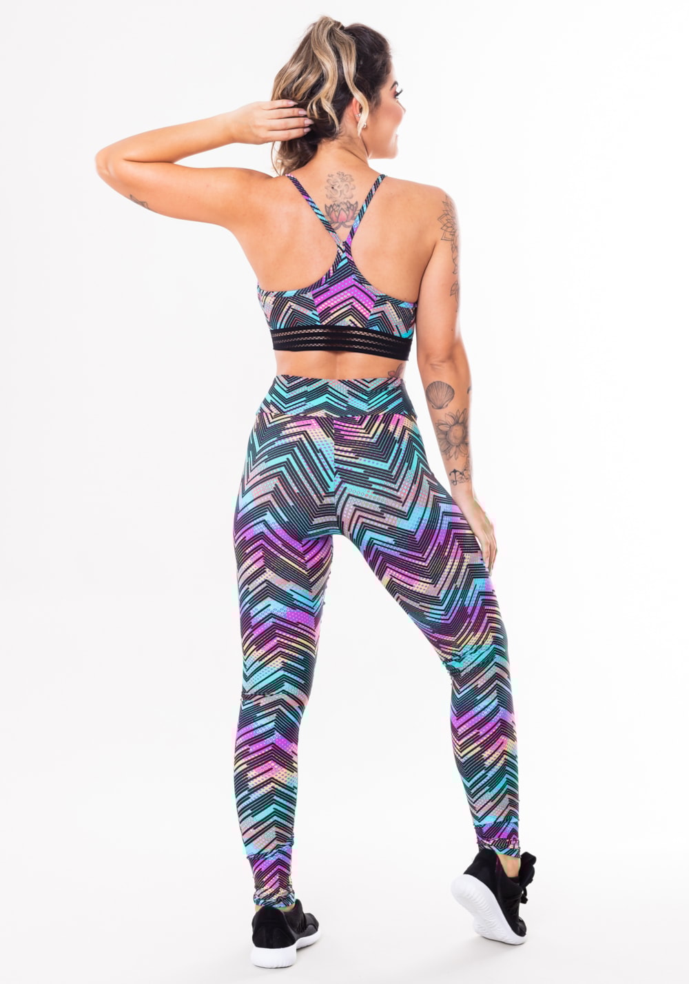Conjunto fitness match poliamida estampada zig zag colorido (top+calça)