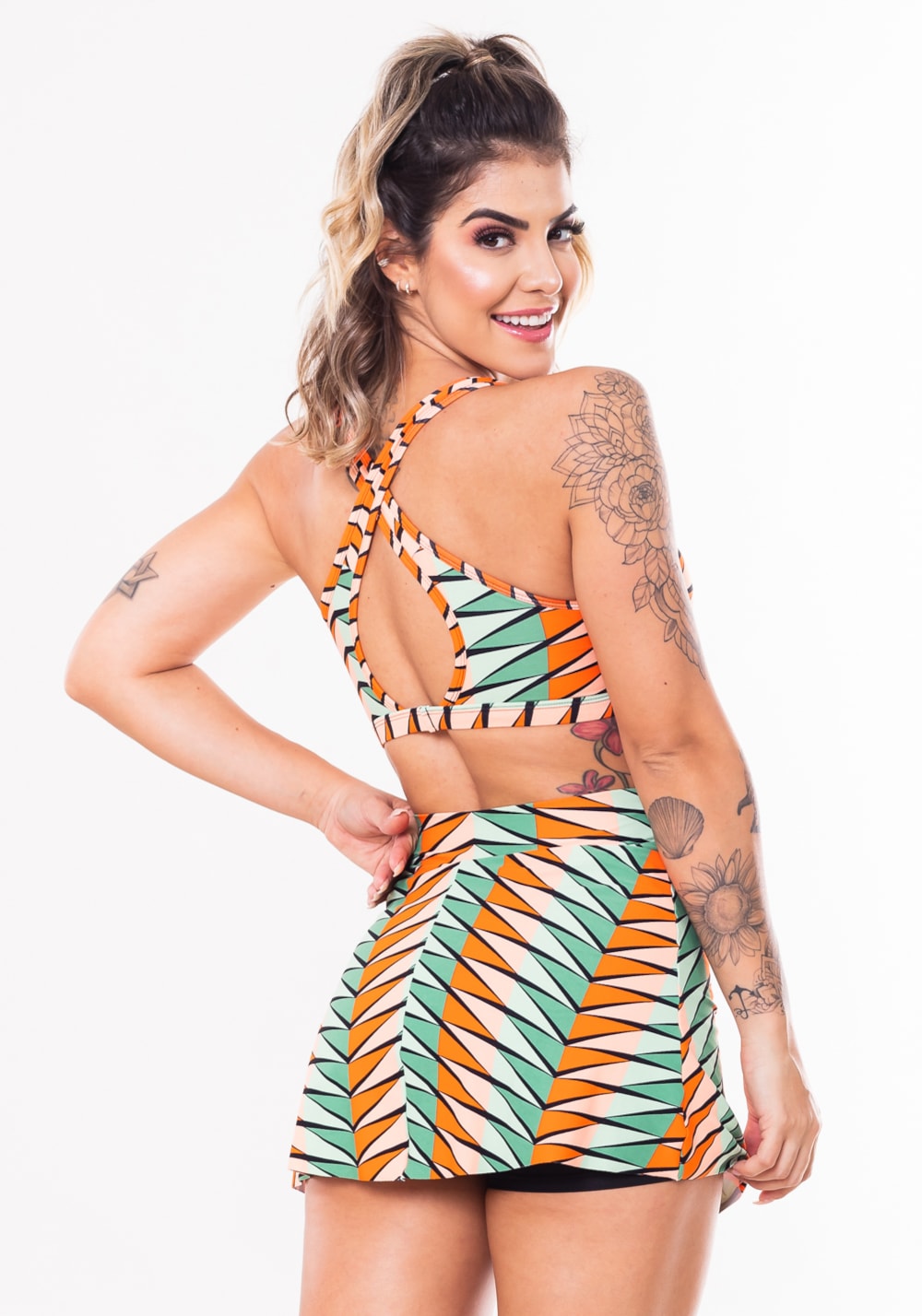 Conjunto fitness match poliamida estampado afro laranja(top+short saia)