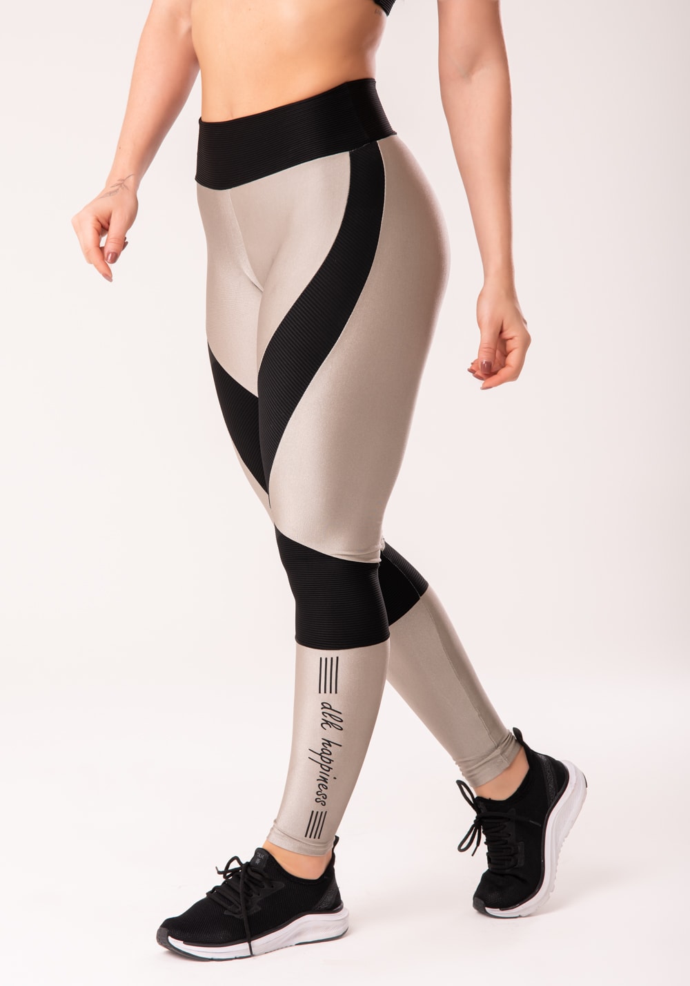 Calça legging happiness com recortes texturizados preta e prata
