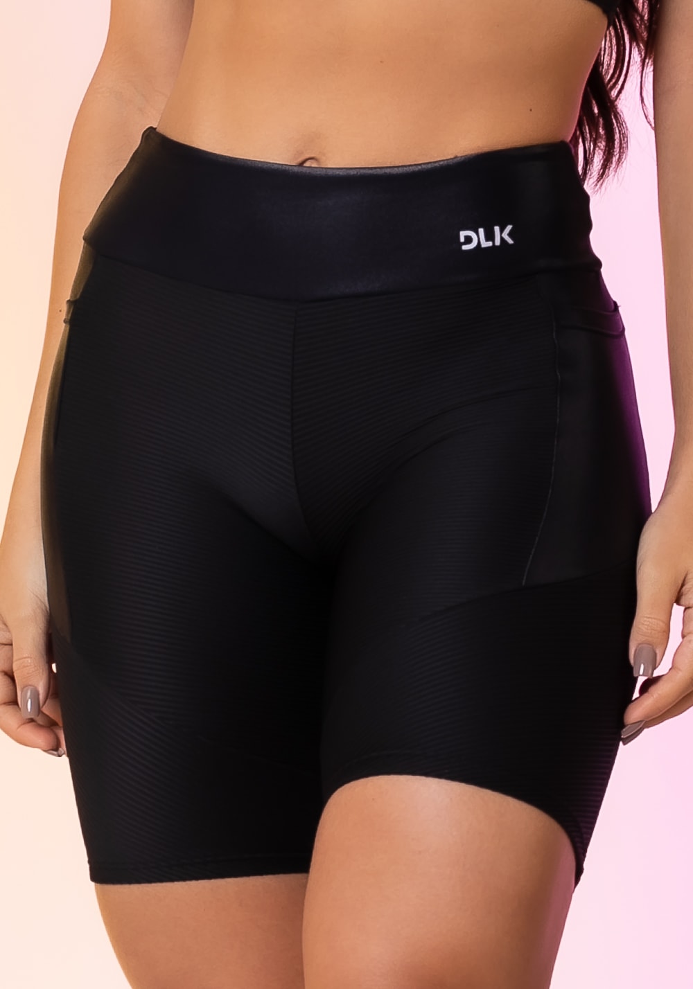 Bermuda modelo ciclista happiness com bolso preto