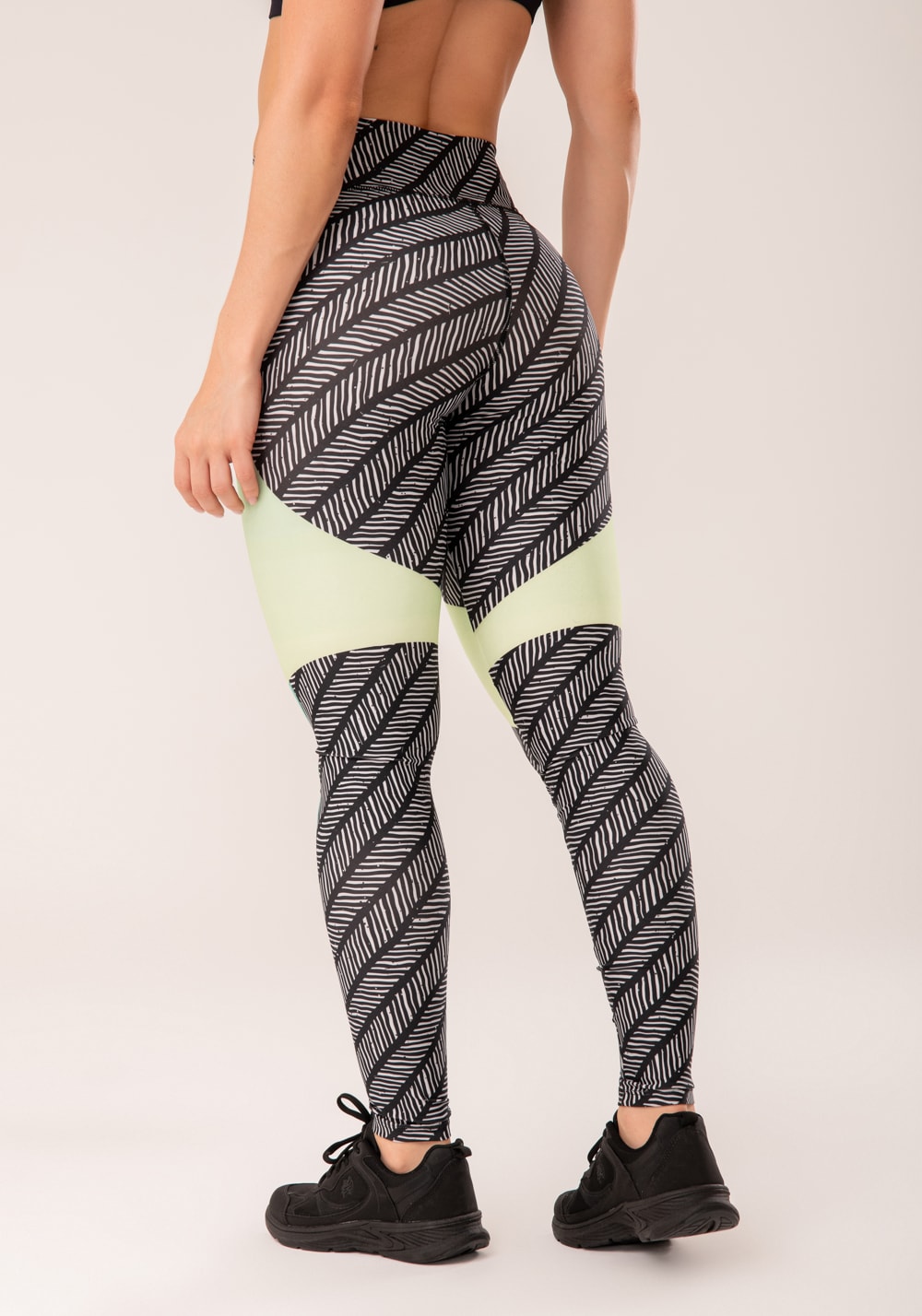 Calça legging printed preta e verde