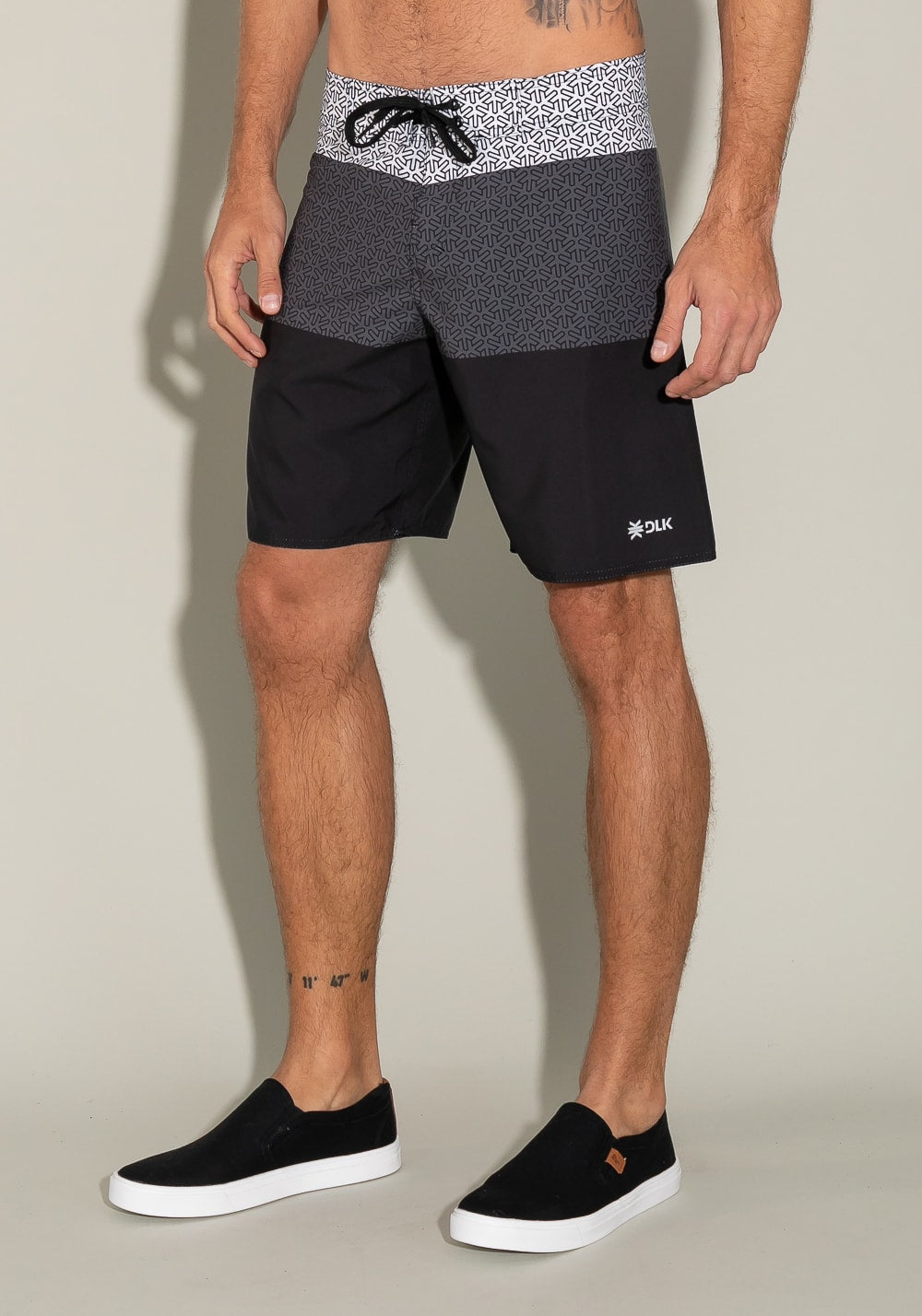 Bermuda for men fechamento em velcro mosaico