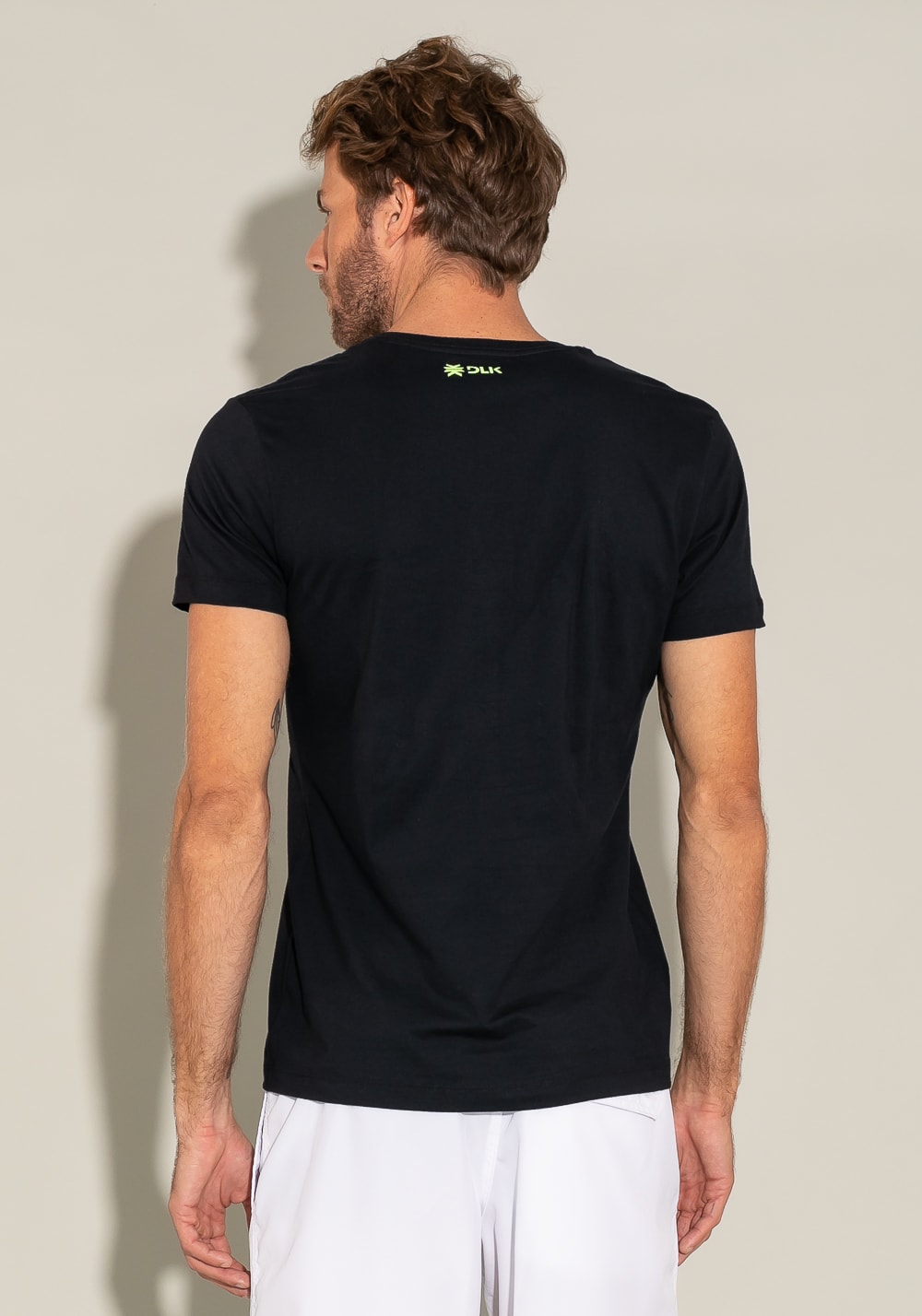 Camiseta manga curta for men slim preto com silk regret nothing