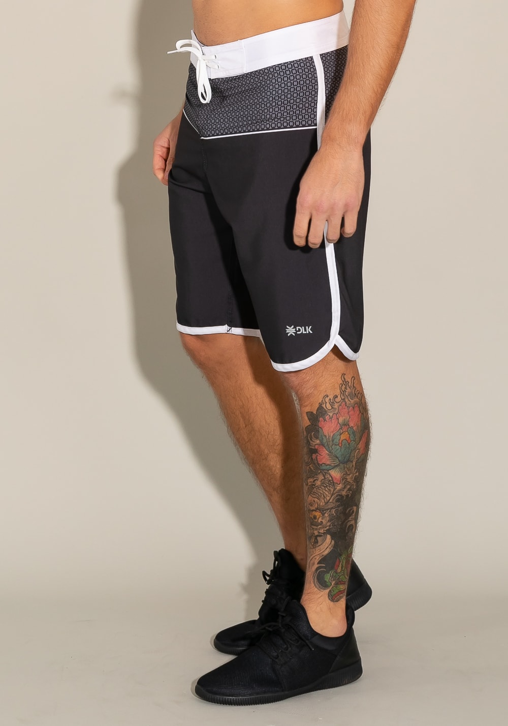 Bermuda for men fechamento em velcro círculos escuros