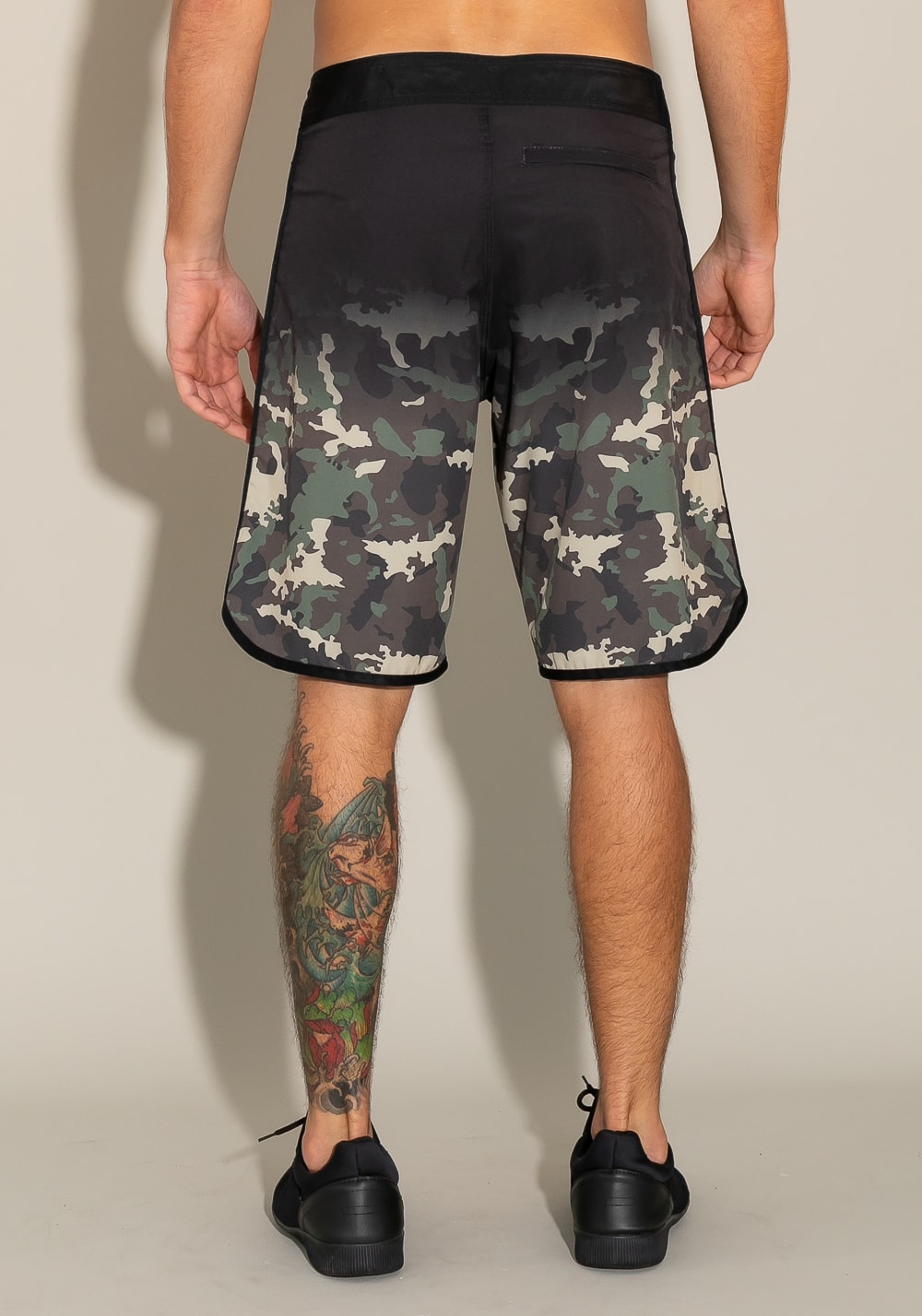 Bermuda for men fechamento em velcro camuflado fumê