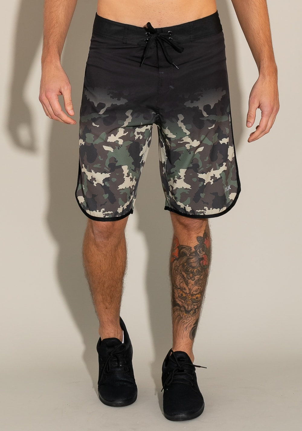 Bermuda for men fechamento em velcro camuflado fumê