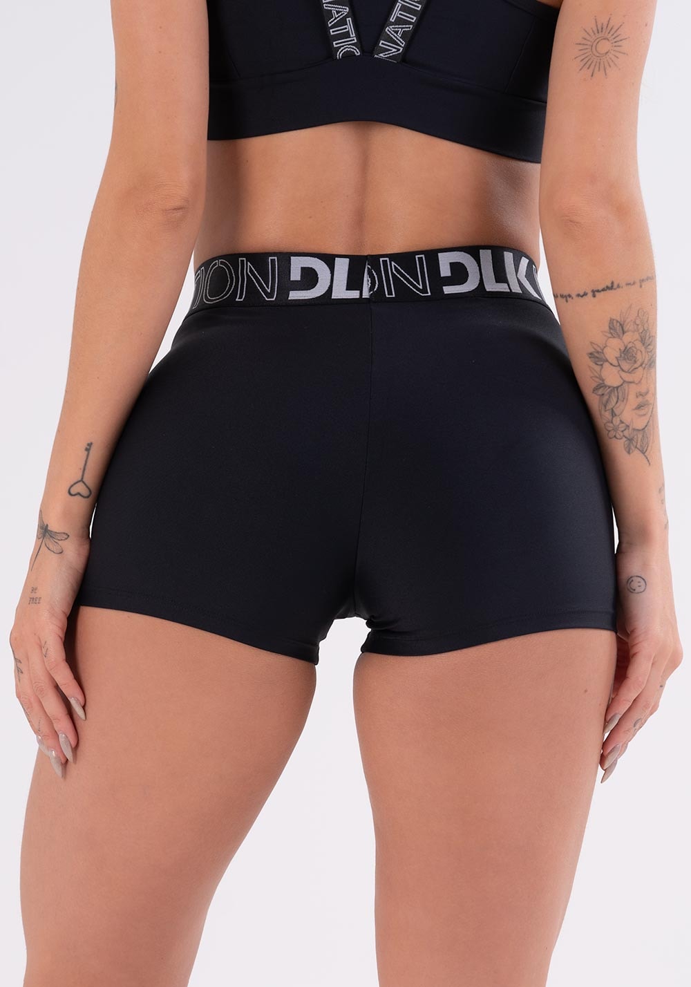 Short nation com elástico na cintura preto