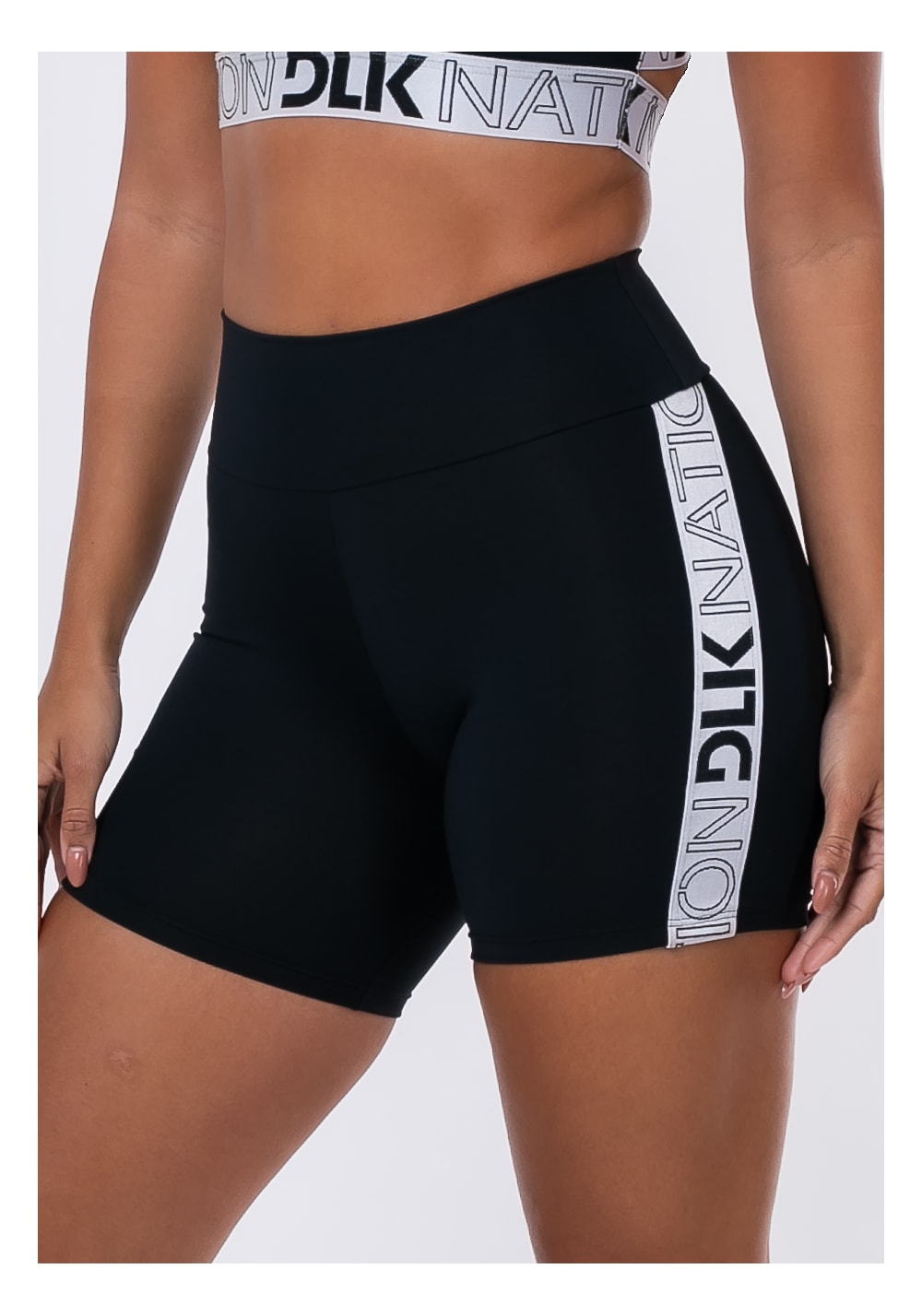 Bermuda nation com elástico personalizado na lateral preto com prata