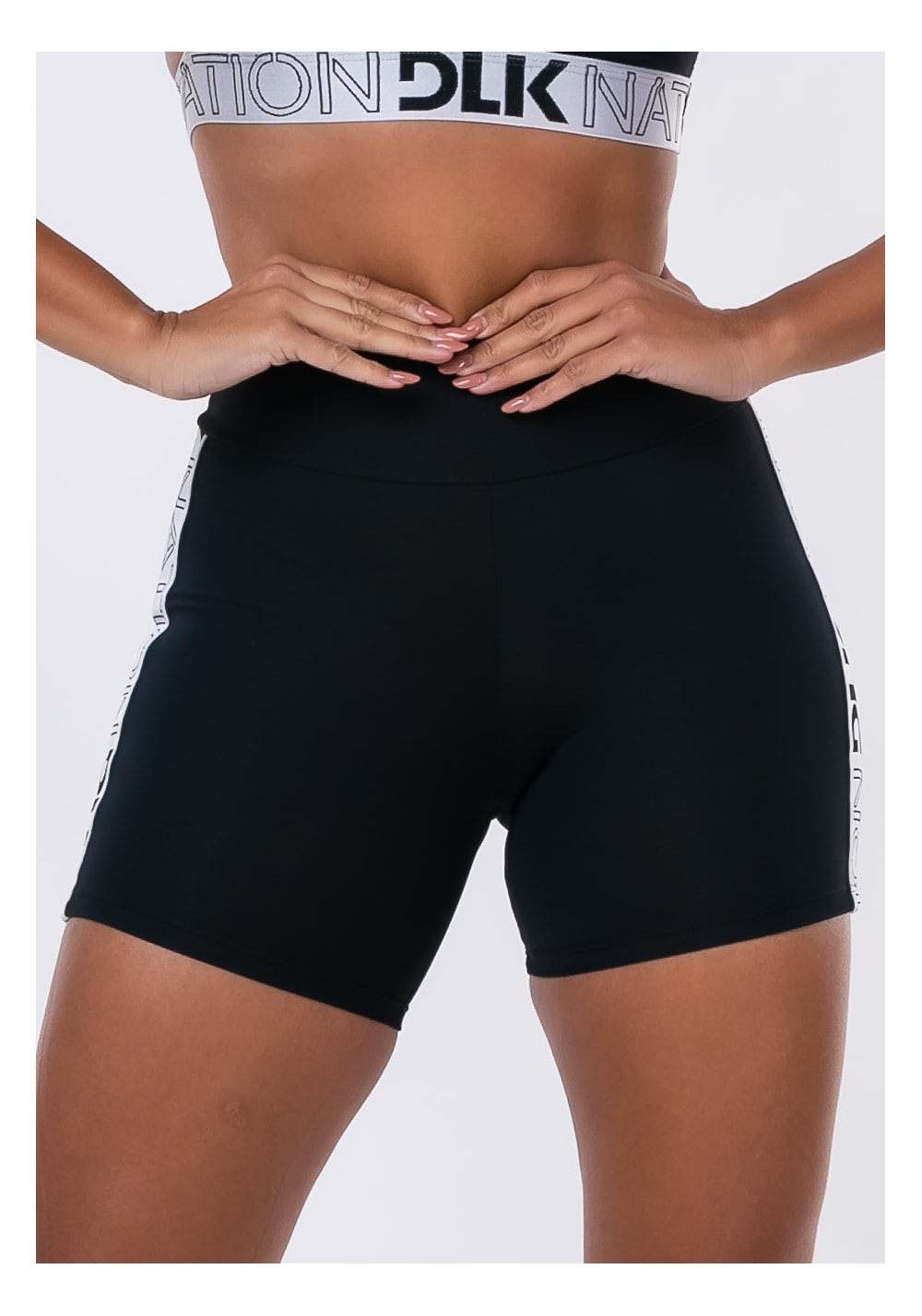 Bermuda nation com elástico personalizado na lateral preto com prata
