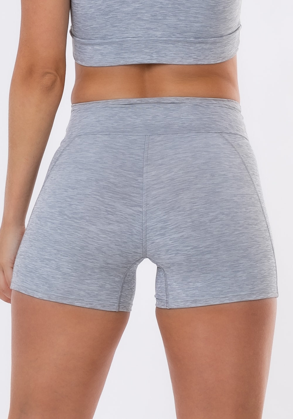 Short curto nation com recorte no gancho cinza