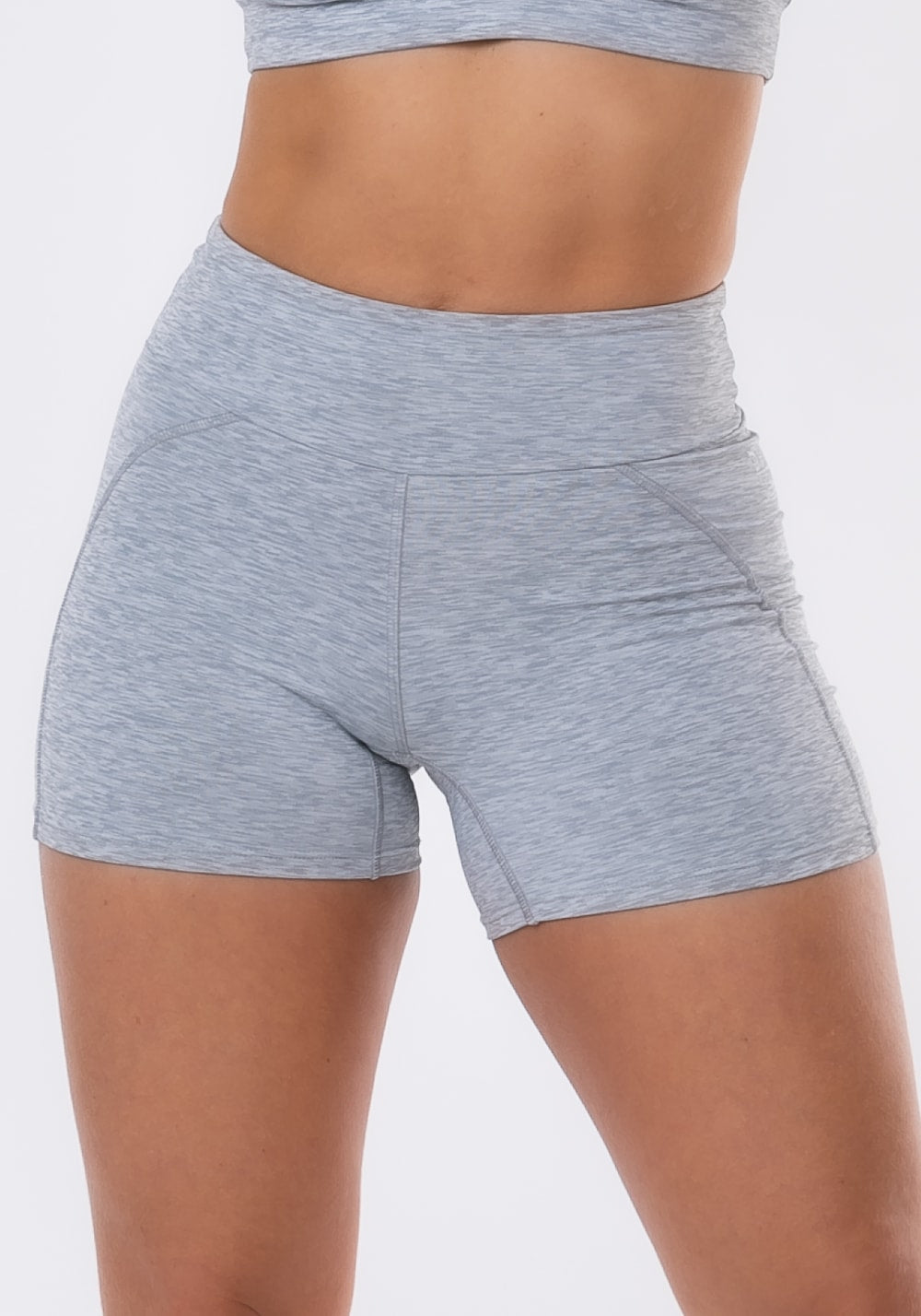 Short curto nation com recorte no gancho cinza