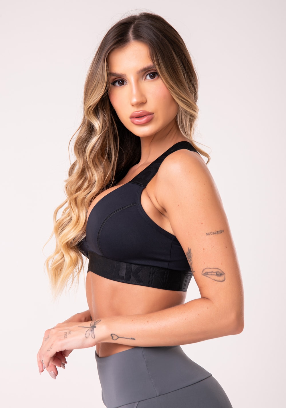 Top com bojo removível nation elástico personalizado preto