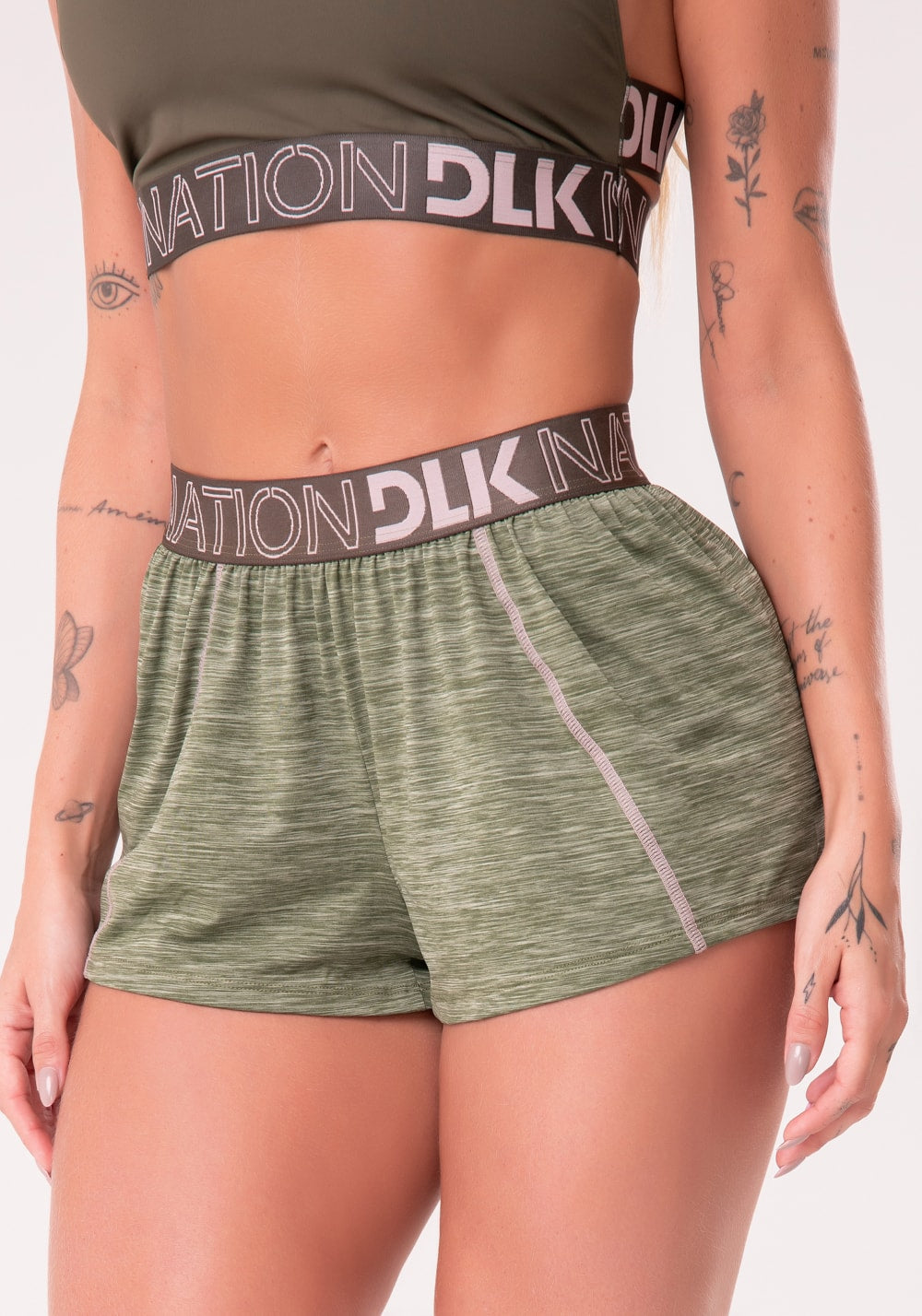 Short nation com elástico no cós verde militar