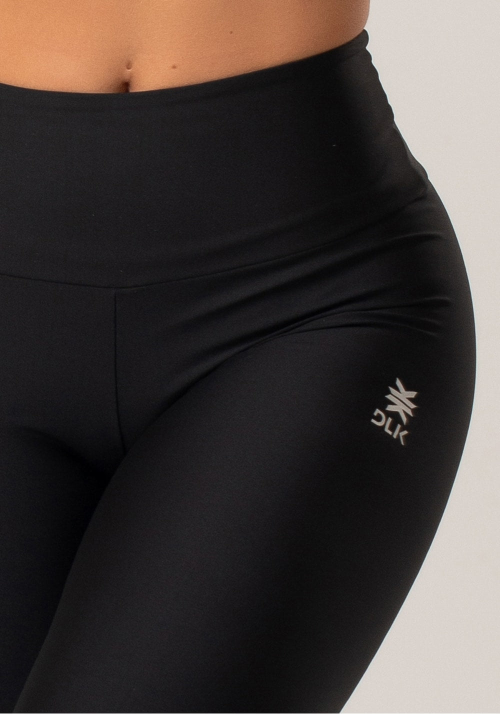 Calça legging equilibrium preta com cós largo