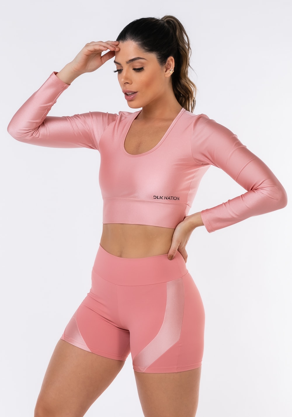 Cropped sem bojo nation decotado e com manga longa rosa
