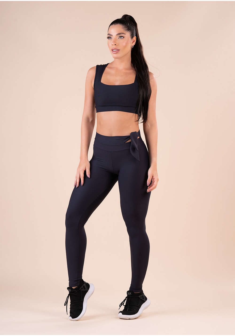 Legging fitness feminina preta com amarração action
