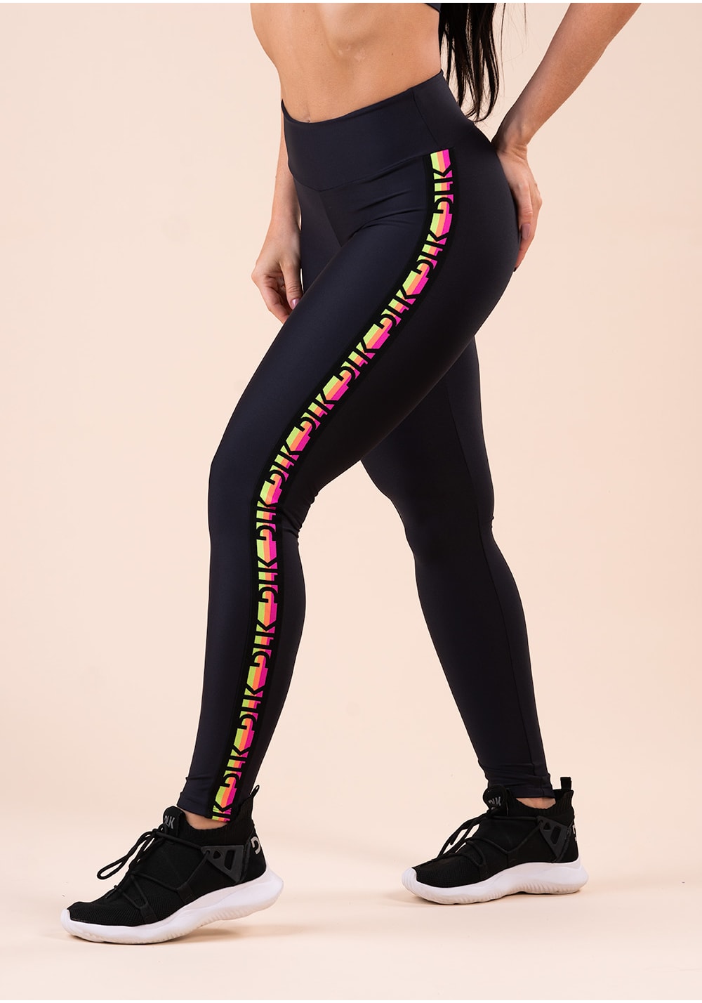 Legging fitness feminina preta elástico lateral colorido action