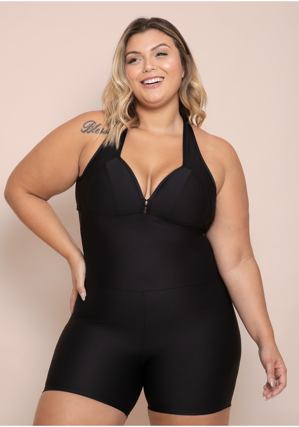 Macaquinho fitness feminino preto com bojo alças cruzadas action