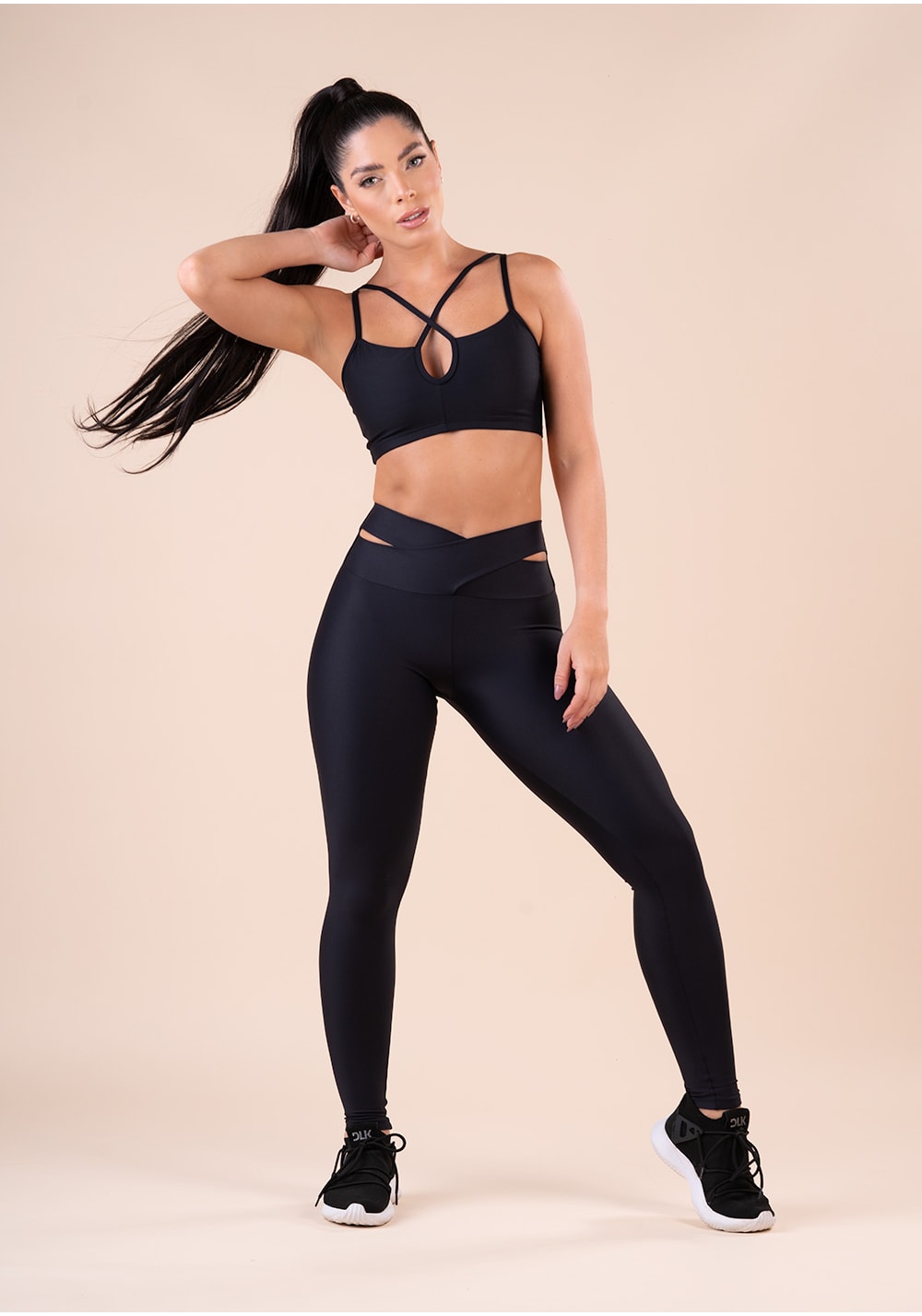 Legging fitness feminina preta com cós cruzado action