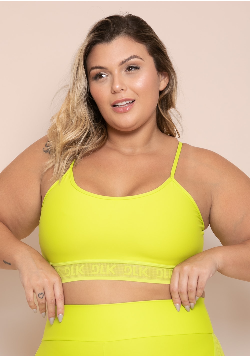 Top fitness feminino lima com bojo elástico vazado action