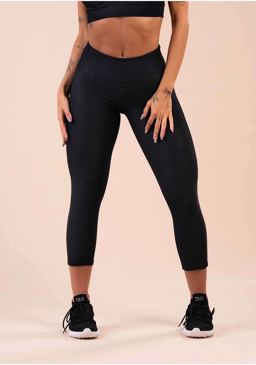 Calça corsário fitness feminina preta canelada action