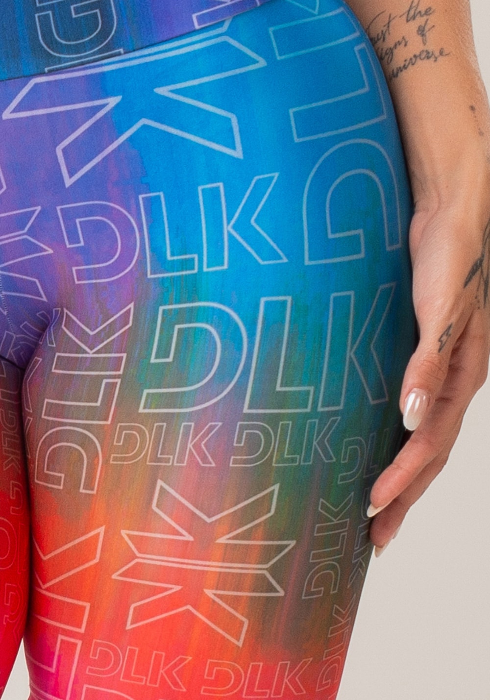 Bermuda printed estampado degradê logomania