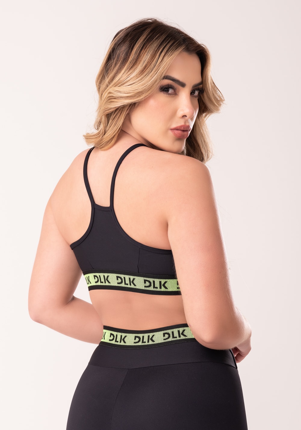 Top fitness feminino preto com bojo e elástico canelado neon intense