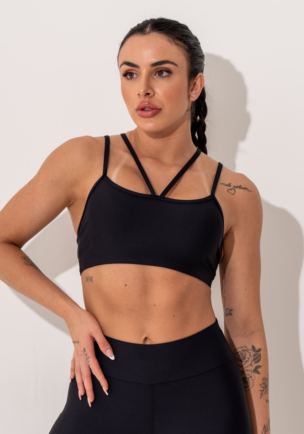 Top fitness feminino preto com alças duplas intense