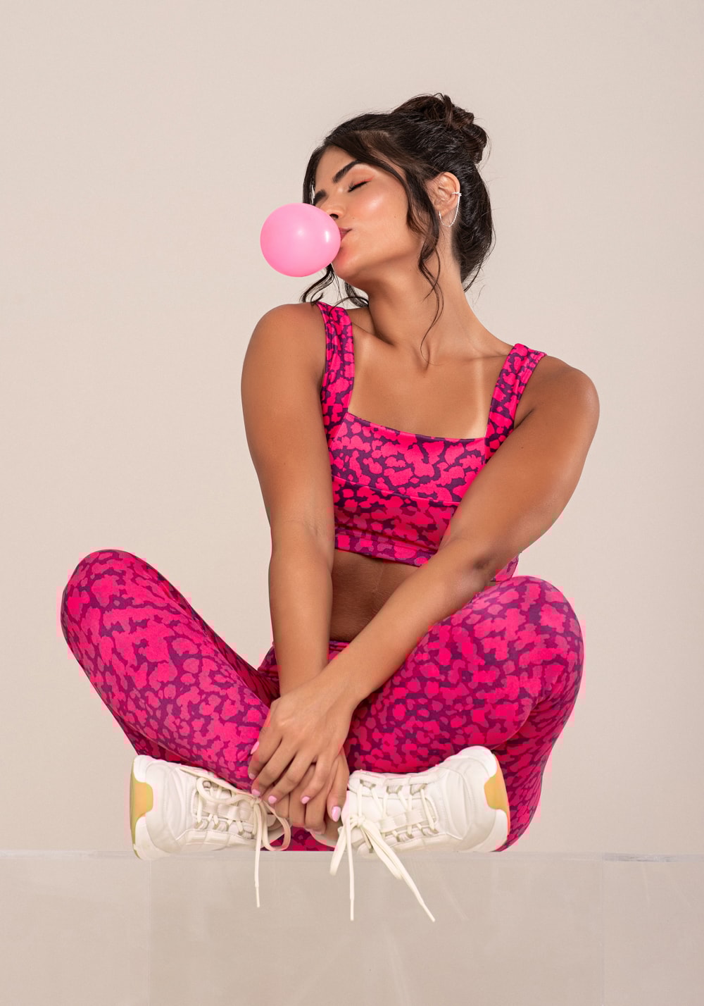 Top fitness feminino euphoria com decote reto estampa spot pink