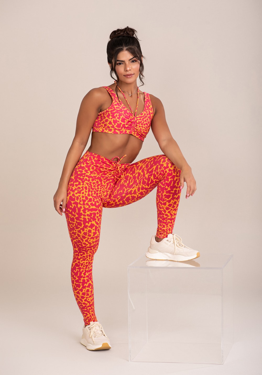 Top fitness feminino euphoria com franzido e amarração estampa spot orange