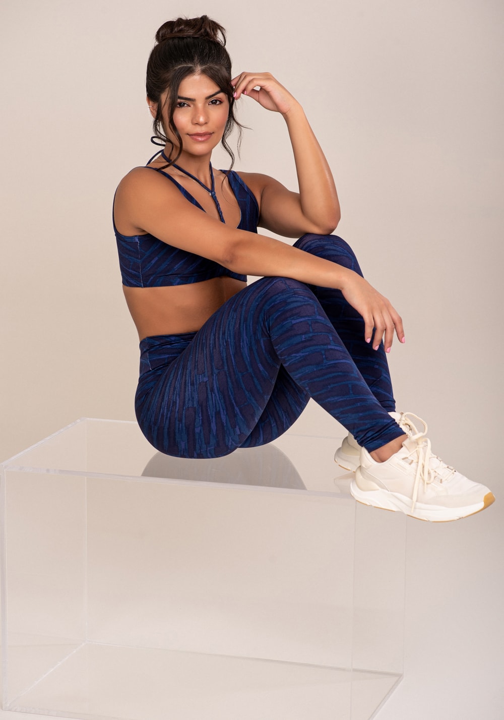 Legging fitness feminina euphoria com franzido e amarração estampa brush blue
