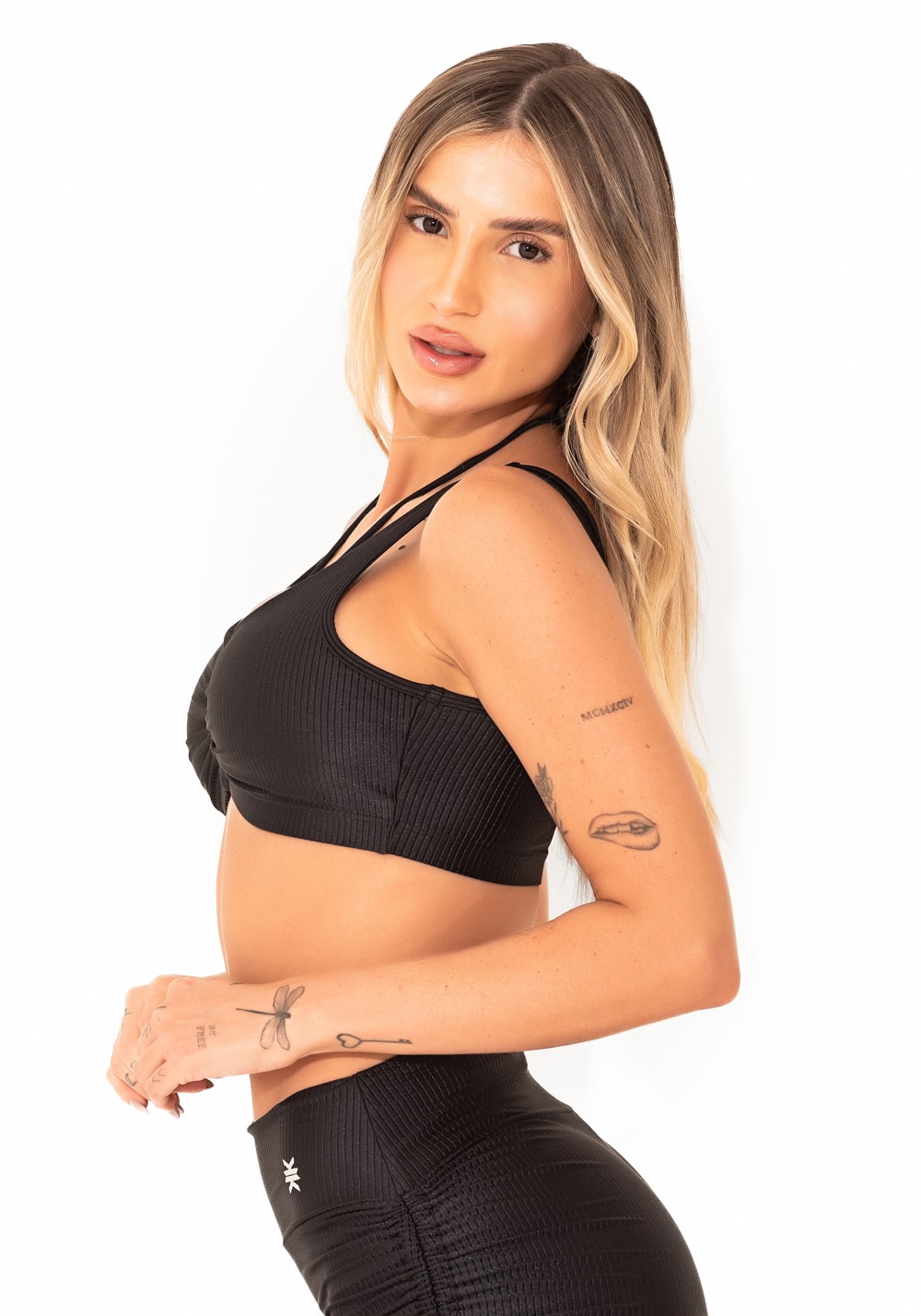 Top fitness feminino preto canelado com amarração elegance